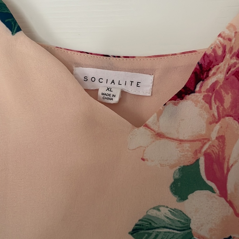 Socialite floral chiffon tank - Picture 2 of 3